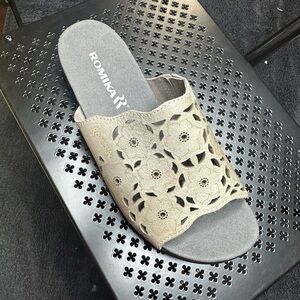 326. NEW SIZE 7/7.5/37 Romika Cream Slide Sandals with Geometric Perforations